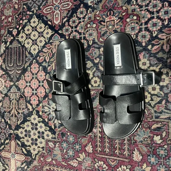 Steve Madden flatform slide sandals in black leather. - Picture 5 of 5